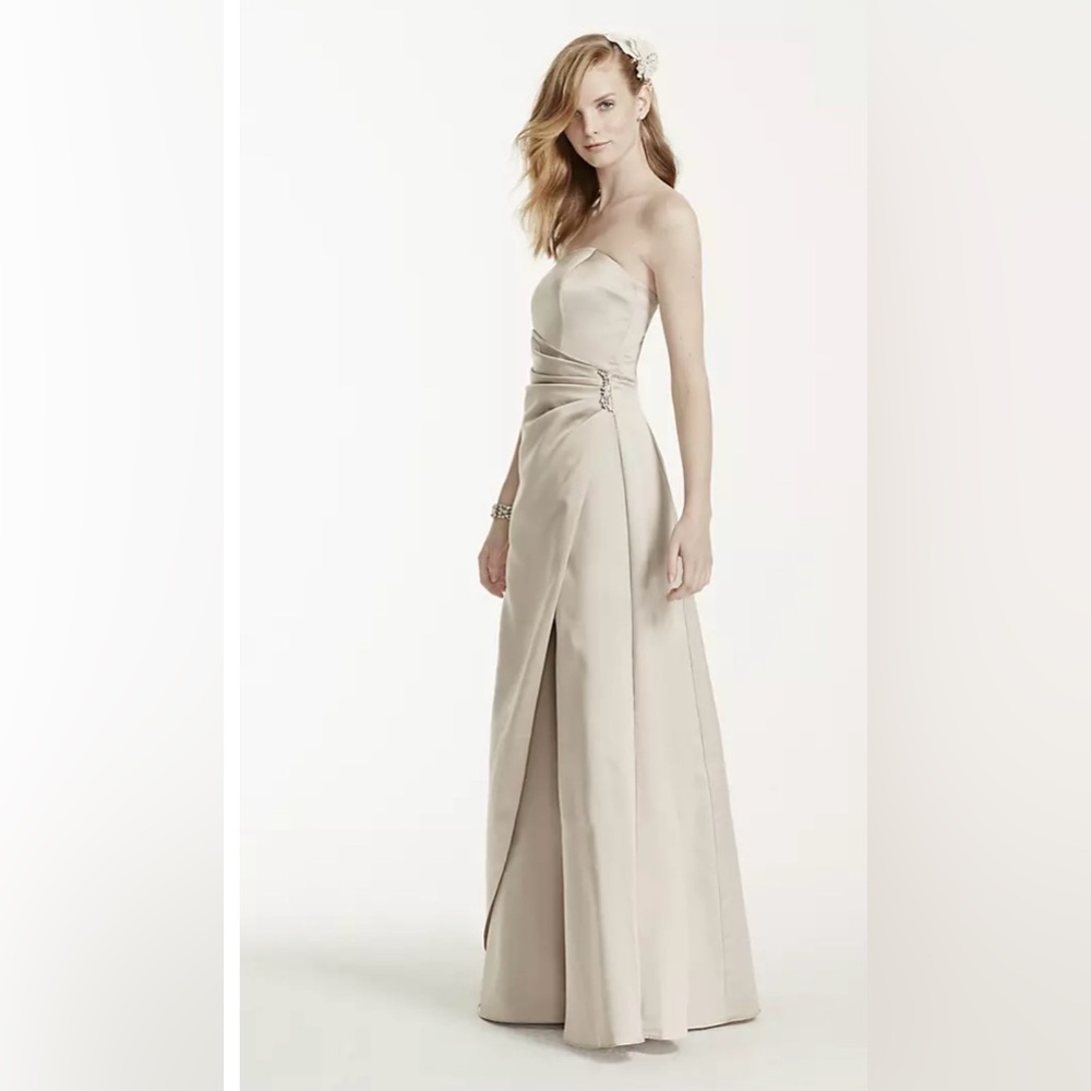 David’s Bridal Satin Gown with Side Drape & Brooch
STYLE# 8567 - Picture 4 of 6